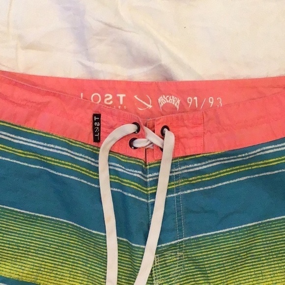Lost Enterprises Mayhem 91/93 Board Shorts Size 38 - Picture 3 of 5